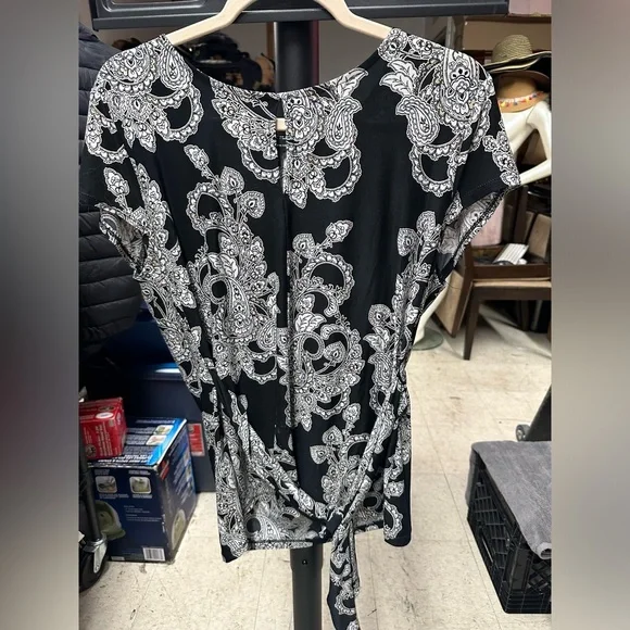 Ladies Top - Picture 3 of 5